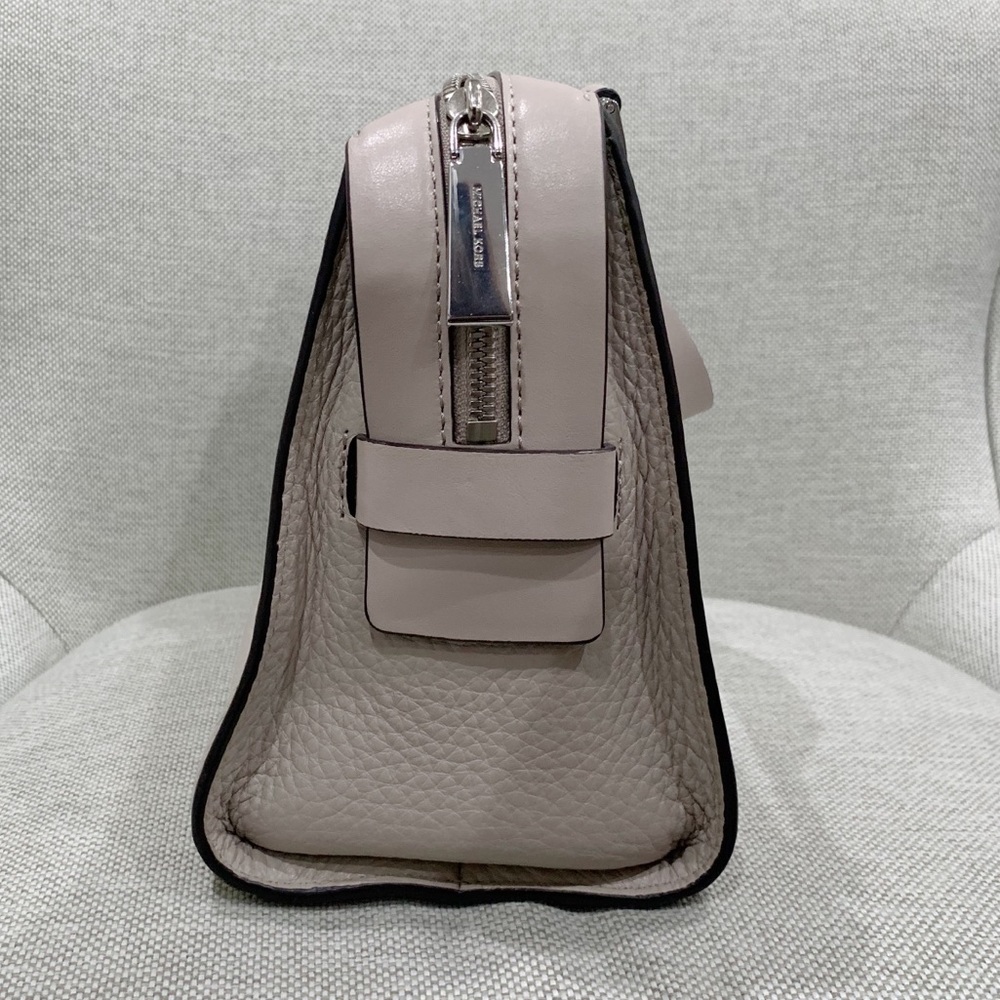 Michael Kors Handbag - Picture 3 of 5